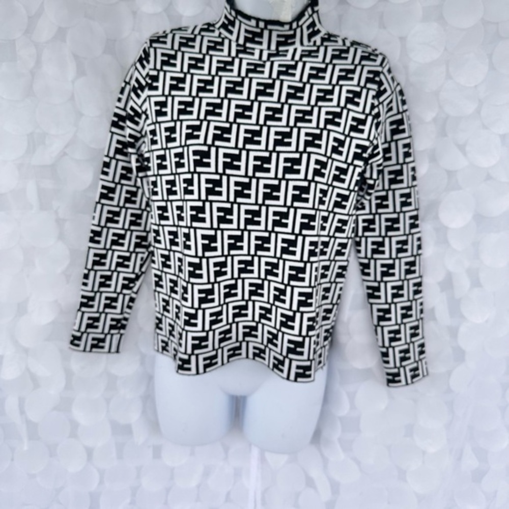 “F” LOGO Black White Patterned Women's Sweater size small geometric tight knit